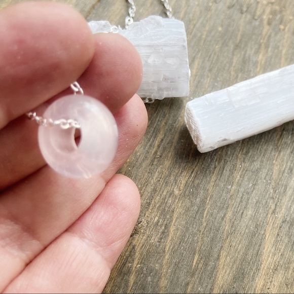 Pink Quartz donut pendant 925 silver stamped/worry stone - Picture 1 of 10